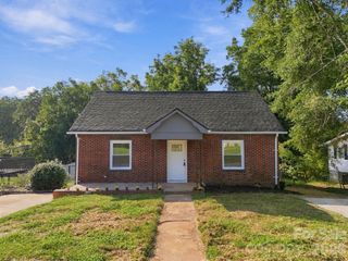314 Rockyford Street, Morganton, NC 28655