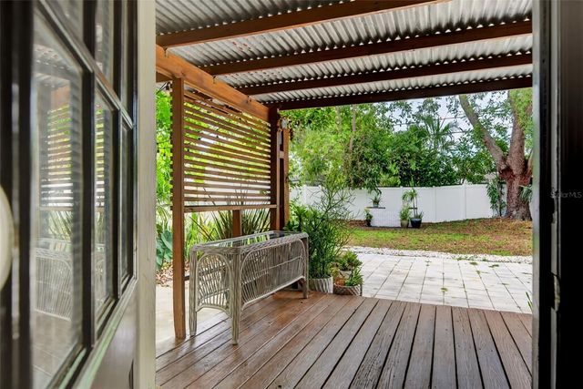 824 59TH AVE NE, St Petersburg, FL 33703