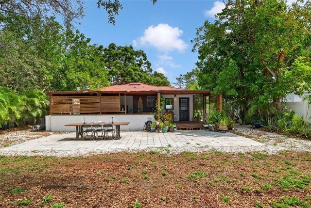 824 59TH AVE NE, St Petersburg, FL 33703