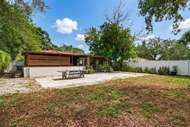 824 59TH AVE NE, St Petersburg, FL 33703