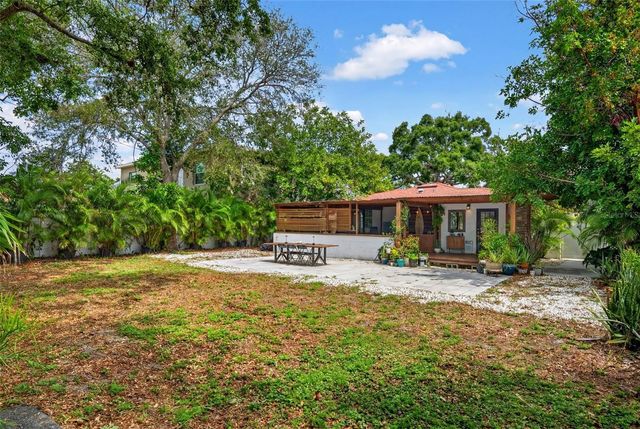 824 59TH AVE NE, St Petersburg, FL 33703