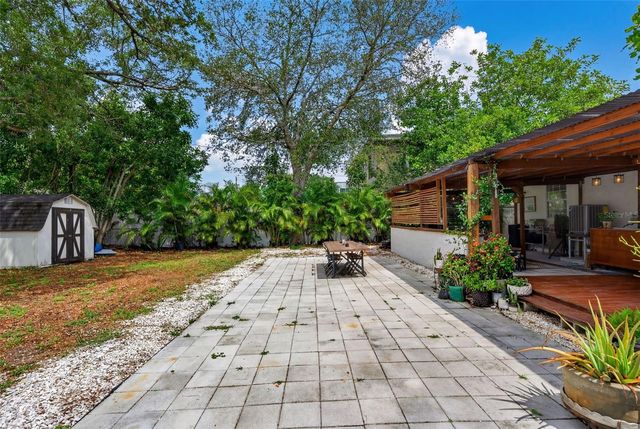824 59TH AVE NE, St Petersburg, FL 33703