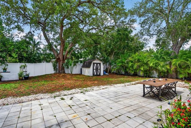 824 59TH AVE NE, St Petersburg, FL 33703