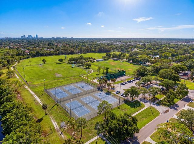 824 59TH AVE NE, St Petersburg, FL 33703