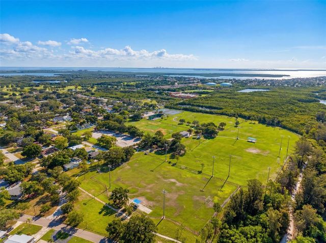 824 59TH AVE NE, St Petersburg, FL 33703