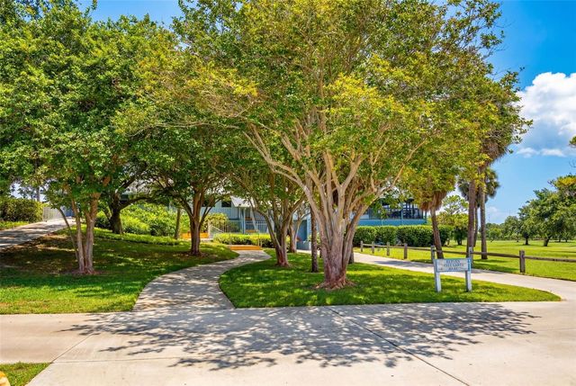 824 59TH AVE NE, St Petersburg, FL 33703