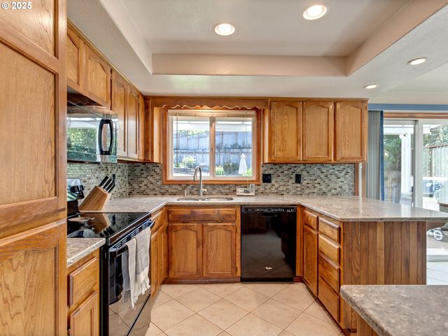 11424 Sw 66TH Ave, Portland, OR 97223