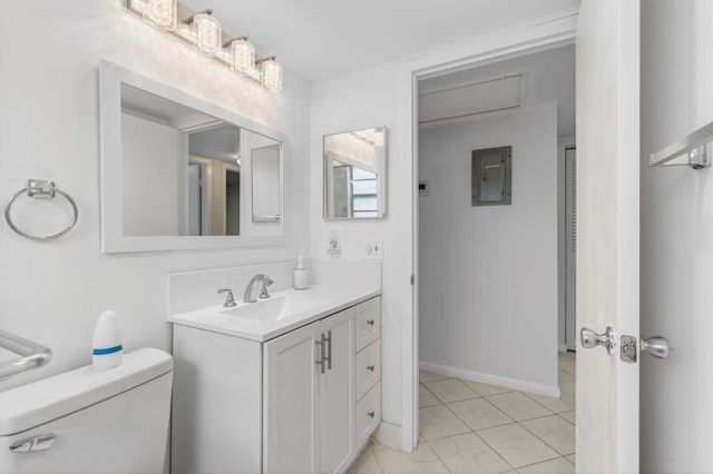 360 Fanshaw, Boca Raton, FL 33434