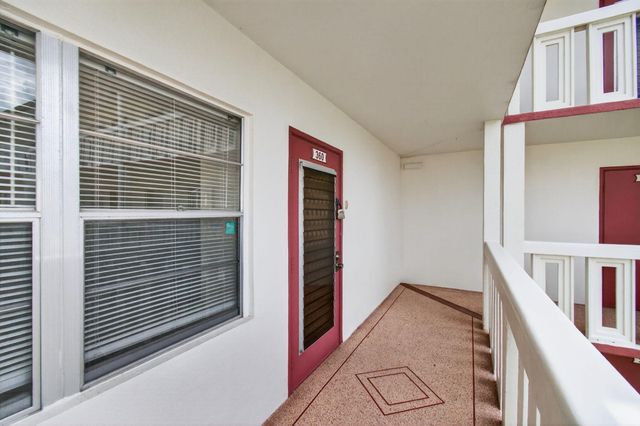 360 Fanshaw, Boca Raton, FL 33434