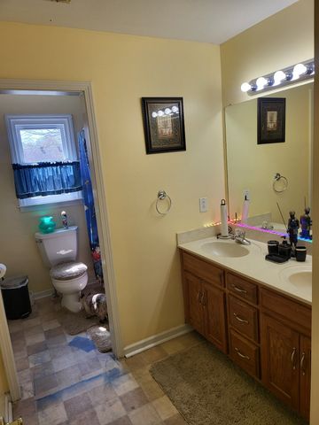 2555 Stone Briar Dr, Clarksville, TN 37043