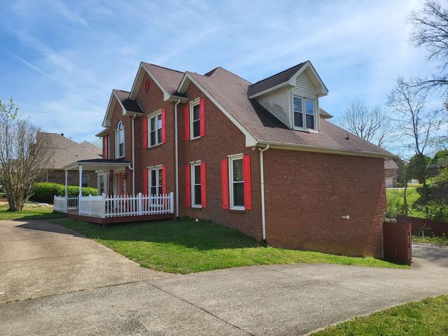 2555 Stone Briar Dr, Clarksville, TN 37043