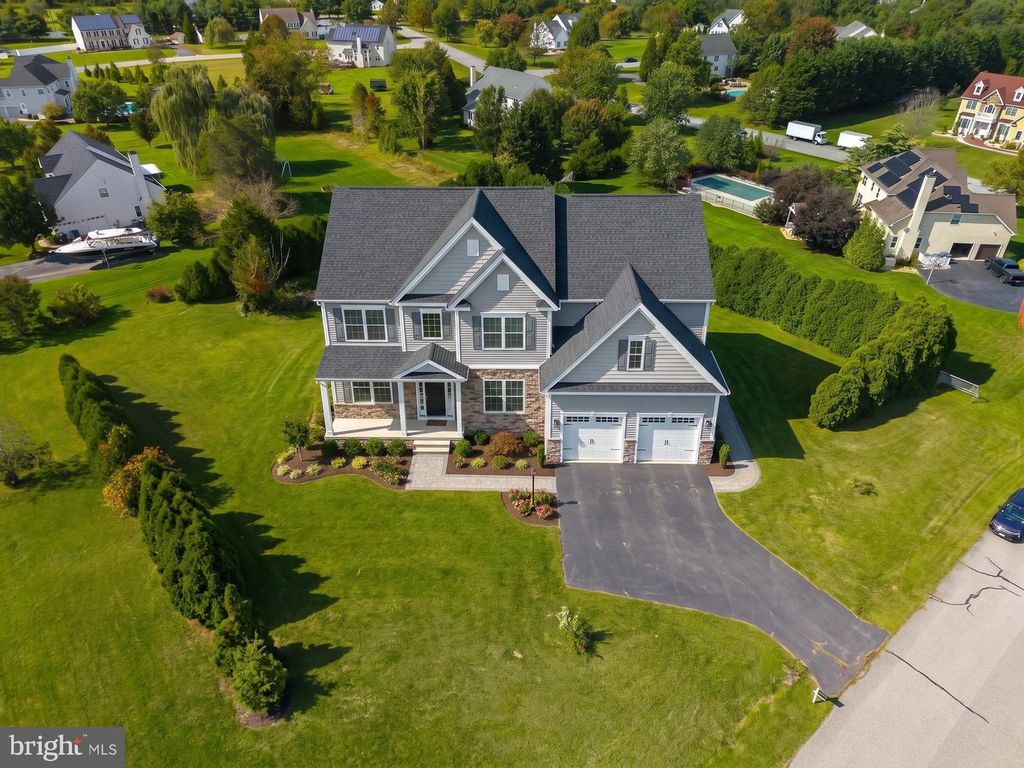 215 FORREST LN, SWEDESBORO, NJ 08085 — exterior