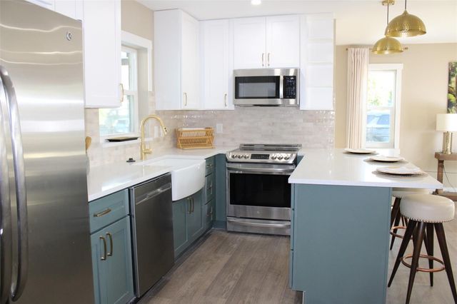 3209 E FRIERSON AVENUE, Tampa, FL 33610