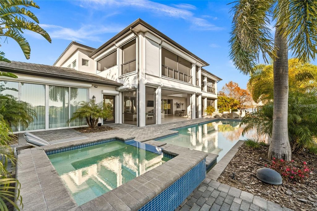 Image 26 of property listing at 12264 MONTALCINO CIRCLE, Windermere, FL 34786