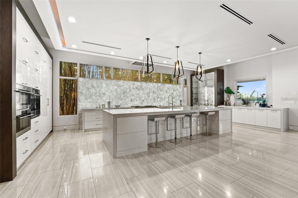Image 10 of property listing at 12264 MONTALCINO CIRCLE, Windermere, FL 34786