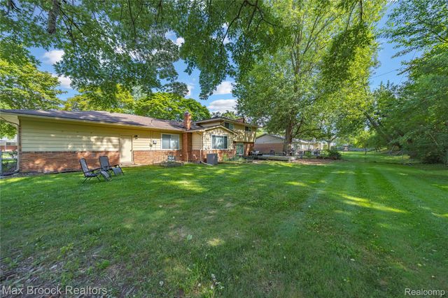 28839 Bannockburn Street, Farmington, MI 48334