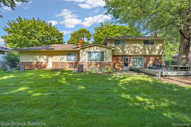 28839 Bannockburn Street, Farmington, MI 48334