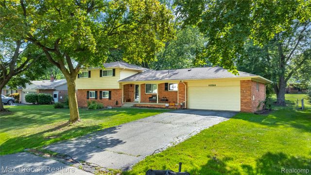 28839 Bannockburn Street, Farmington, MI 48334