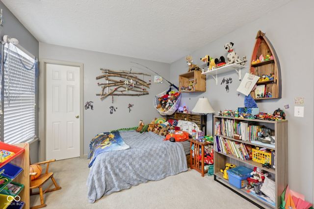 2411 Lakeshore Court, Lebanon, IN 46052