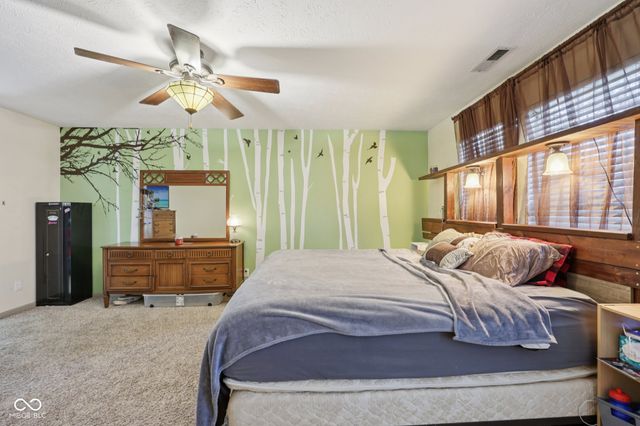 2411 Lakeshore Court, Lebanon, IN 46052