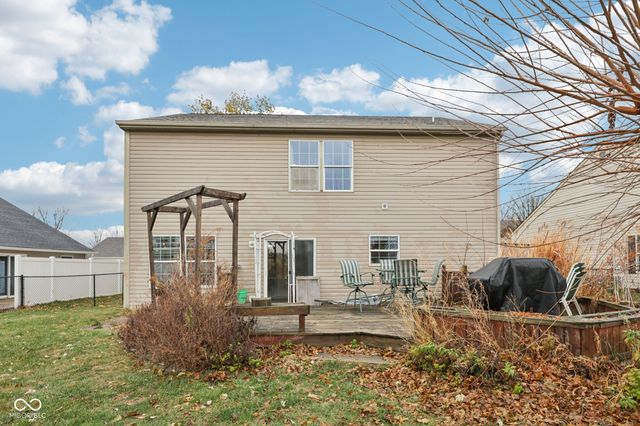 2411 Lakeshore Court, Lebanon, IN 46052