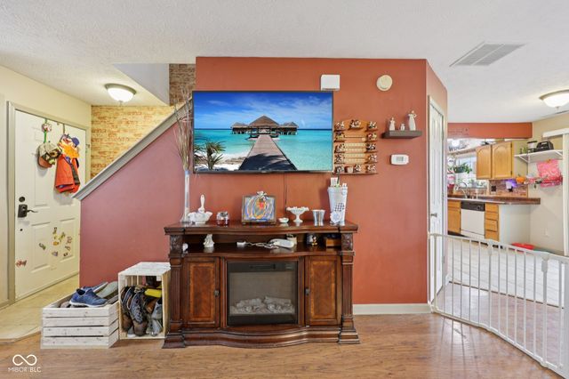 2411 Lakeshore Court, Lebanon, IN 46052