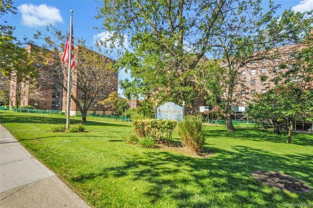 25-40 UNION Street 1C, Flushing, NY 11354