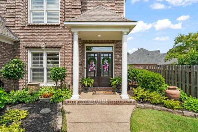 575 WARWICK WILLOW LN, Collierville, TN 38017