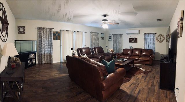 923 Lyndale St, Kingsville, TX 78363