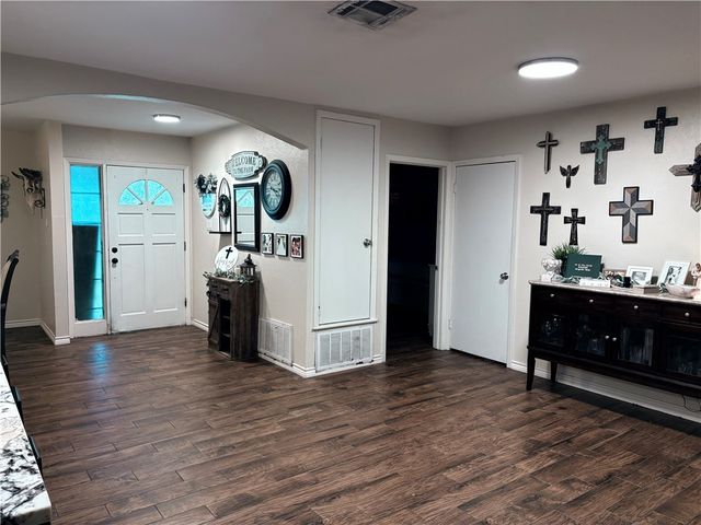 923 Lyndale St, Kingsville, TX 78363