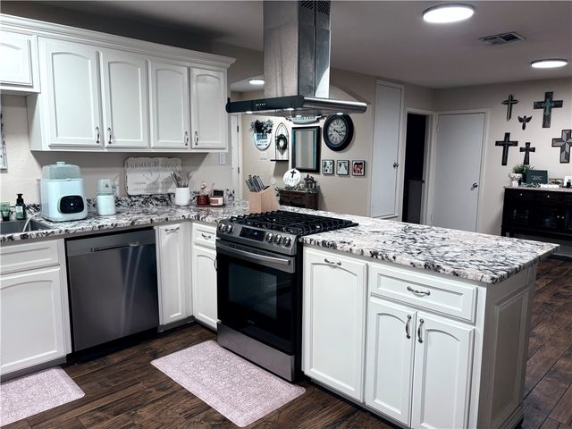 923 Lyndale St, Kingsville, TX 78363