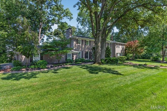 13 Berkshire Drive, St Louis, MO 63117
