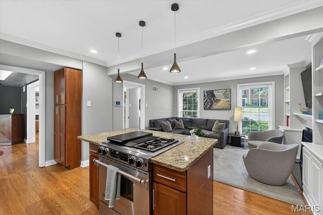 13 Berkshire Drive, St Louis, MO 63117