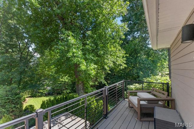 13 Berkshire Drive, St Louis, MO 63117