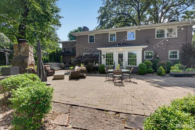 13 Berkshire Drive, St Louis, MO 63117