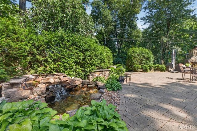 13 Berkshire Drive, St Louis, MO 63117