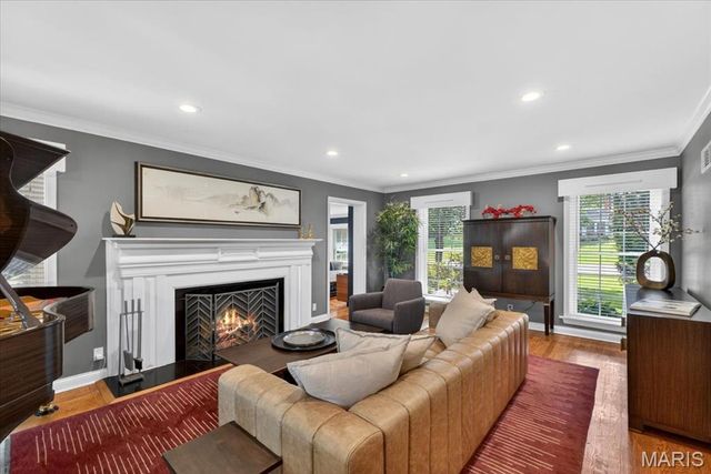 13 Berkshire Drive, St Louis, MO 63117