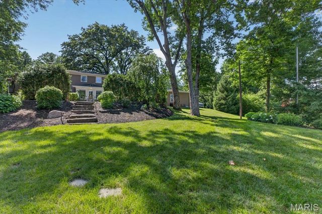 13 Berkshire Drive, St Louis, MO 63117
