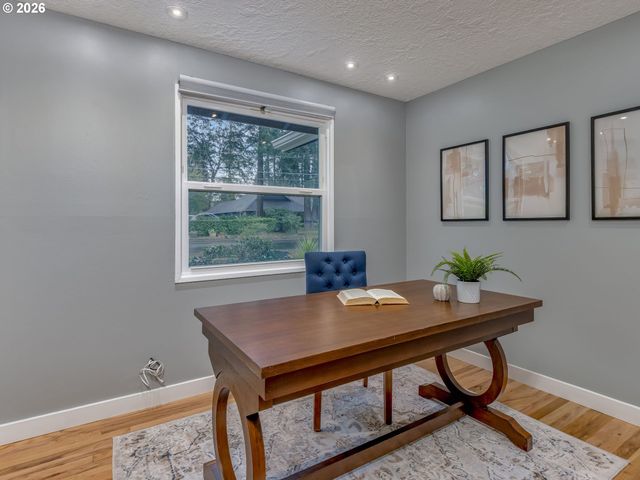 17901 TUALATA Ave, Lake Oswego, OR 97035