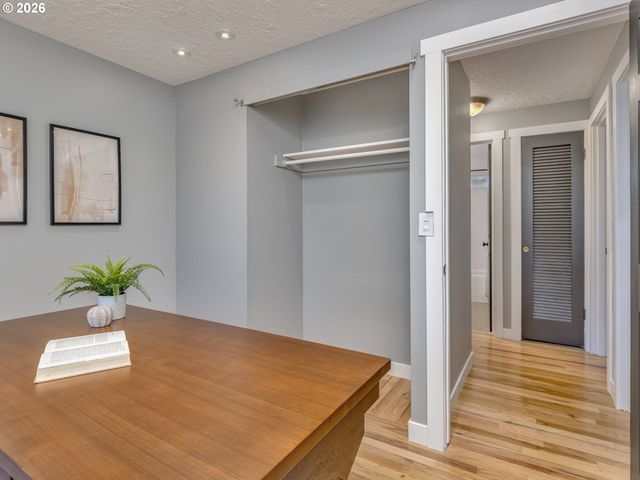 17901 TUALATA Ave, Lake Oswego, OR 97035