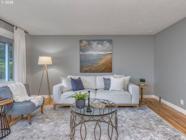 17901 TUALATA Ave, Lake Oswego, OR 97035