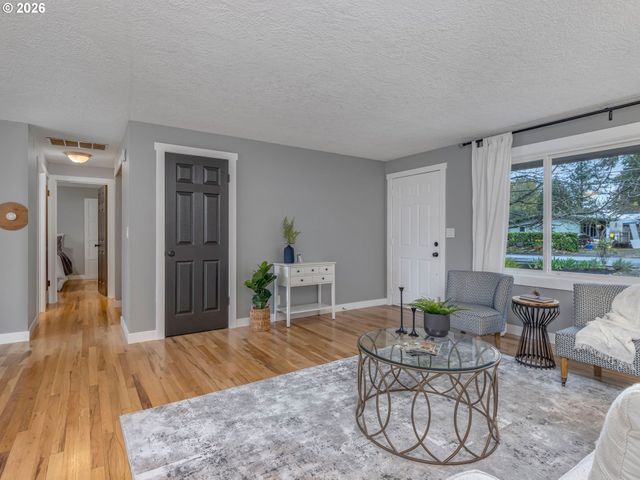 17901 TUALATA Ave, Lake Oswego, OR 97035