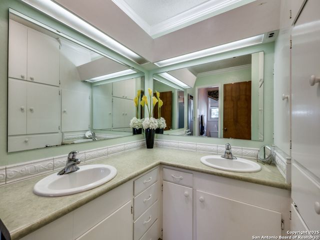 135 Manor, Comfort, TX 78013