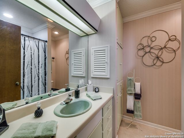 135 Manor, Comfort, TX 78013