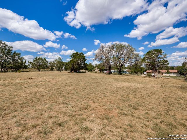 135 Manor, Comfort, TX 78013
