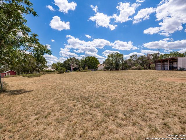 135 Manor, Comfort, TX 78013