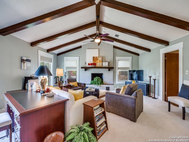 135 Manor, Comfort, TX 78013