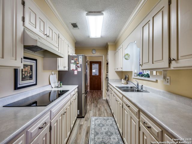 135 Manor, Comfort, TX 78013