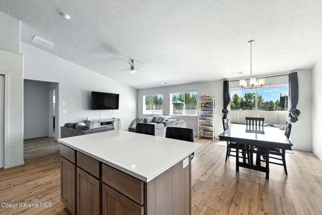 6286 W DAYTON AVE, Rathdrum, ID 83858