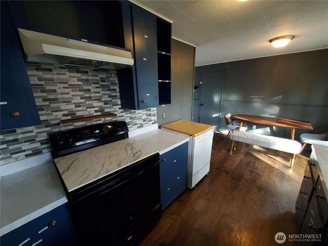 516 Sand Dune Avenue SW, Ocean Shores, WA 98569